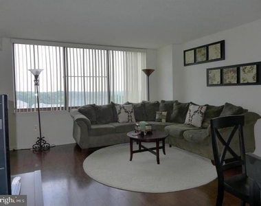 10101 Grosvenor Place - Photo Thumbnail 22