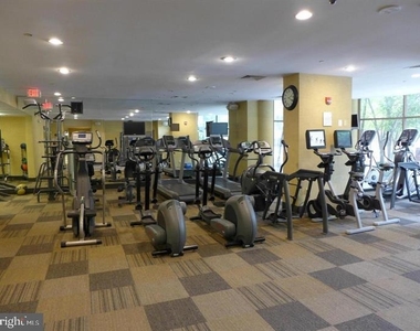 10101 Grosvenor Place - Photo Thumbnail 7