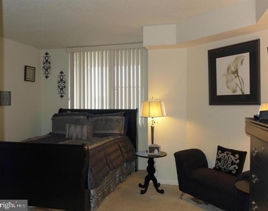 10101 Grosvenor Place - Photo Thumbnail 2