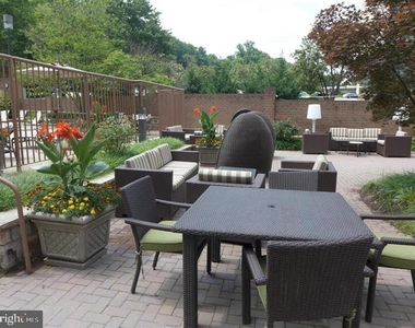 10101 Grosvenor Place - Photo Thumbnail 9