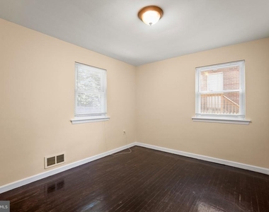 121 Whitmoor Terrace - Photo Thumbnail 15