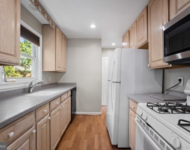 121 Whitmoor Terrace - Photo Thumbnail 9