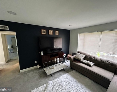 10305 Montrose Avenue - Photo Thumbnail 2