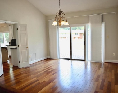 17105 Thatcher Court - Photo Thumbnail 9