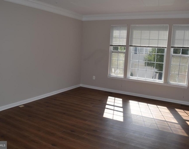 7082 Water Oak Road - Photo Thumbnail 2