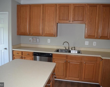 7082 Water Oak Road - Photo Thumbnail 4