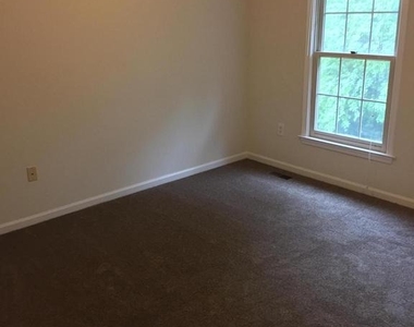 8911 Oakwood Way - Photo Thumbnail 8