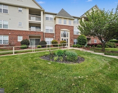 300 Tall Pines Court - Photo Thumbnail 20