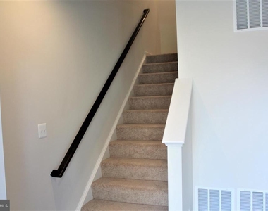 6050 Krantz Drive - Photo Thumbnail 7