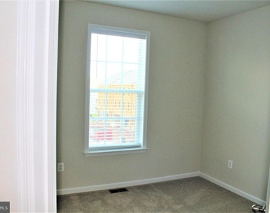 6050 Krantz Drive - Photo Thumbnail 17