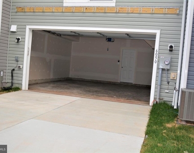6050 Krantz Drive - Photo Thumbnail 20