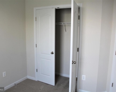 6050 Krantz Drive - Photo Thumbnail 18
