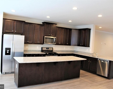 6050 Krantz Drive - Photo Thumbnail 3