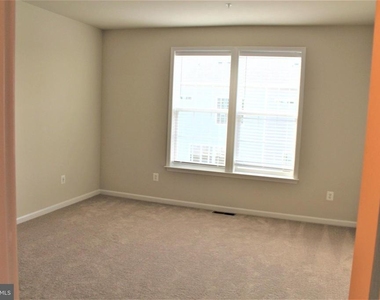 6050 Krantz Drive - Photo Thumbnail 8