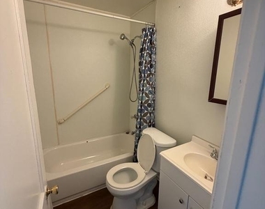 2936 Yorkway - Photo Thumbnail 9