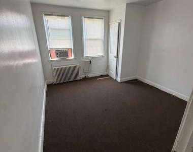 2936 Yorkway - Photo Thumbnail 8
