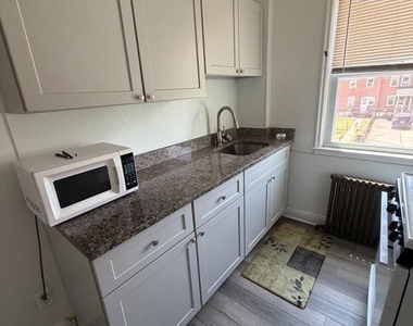 2936 Yorkway - Photo Thumbnail 4