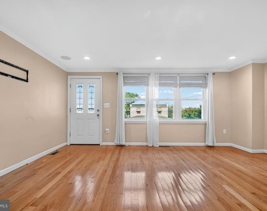 643 47th Street - Photo Thumbnail 4