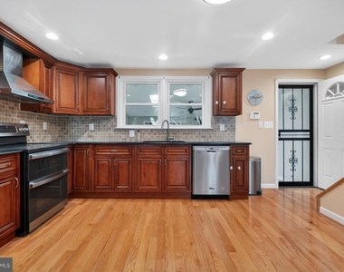 643 47th Street - Photo Thumbnail 9