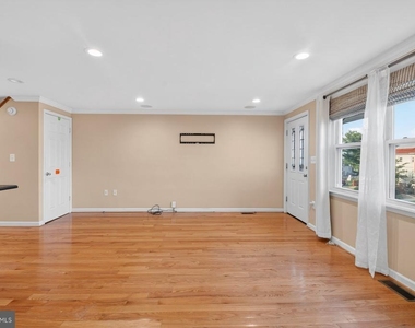 643 47th Street - Photo Thumbnail 3
