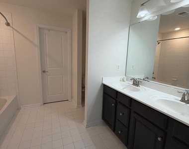11543 Autumn Terrace Drive - Photo Thumbnail 26