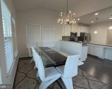 11543 Autumn Terrace Drive - Photo Thumbnail 11