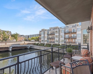 921 Valencia Court - Photo Thumbnail 23