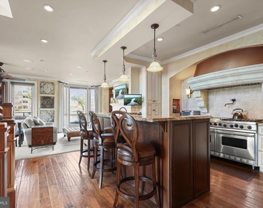 921 Valencia Court - Photo Thumbnail 1