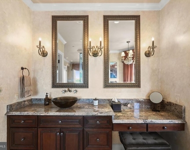 921 Valencia Court - Photo Thumbnail 40