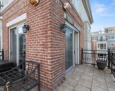 921 Valencia Court - Photo Thumbnail 36