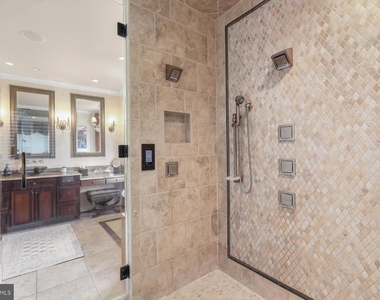 921 Valencia Court - Photo Thumbnail 45