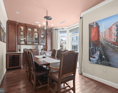 921 Valencia Court - Photo Thumbnail 8