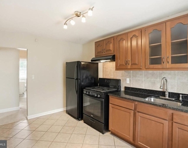 3116 Leighton Avenue - Photo Thumbnail 2