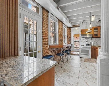 14 Poultney Street - Photo Thumbnail 9