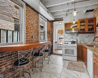 14 Poultney Street - Photo Thumbnail 11