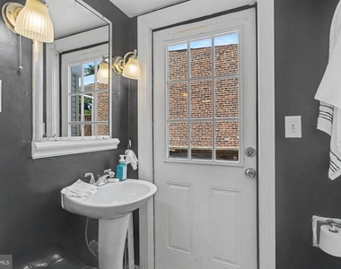 14 Poultney Street - Photo Thumbnail 23