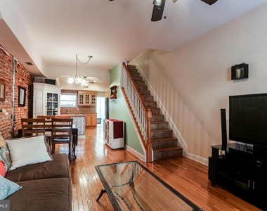 814 S Clinton Street S - Photo Thumbnail 3