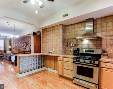 814 S Clinton Street S - Photo Thumbnail 12