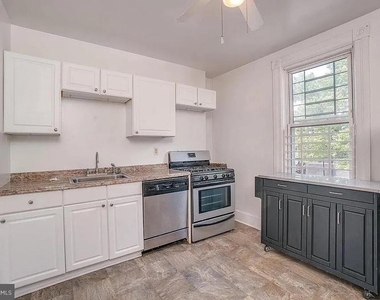 2740 #3 N Calvert Street - Photo Thumbnail 2
