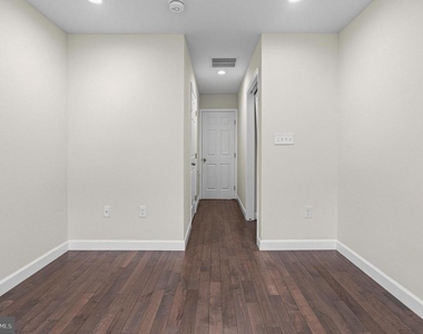 713 N Duncan Street - Photo Thumbnail 12