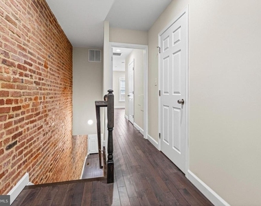 713 N Duncan Street - Photo Thumbnail 14
