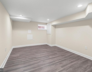 713 N Duncan Street - Photo Thumbnail 16