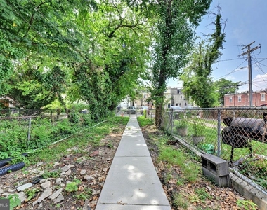 319 E 22nd Street - Photo Thumbnail 15