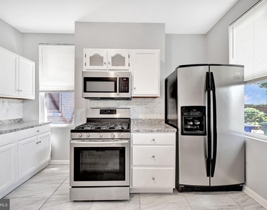 319 E 22nd Street - Photo Thumbnail 2