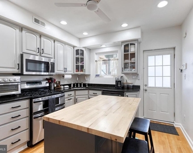 724 S Curley Street - Photo Thumbnail 6