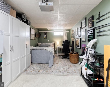 724 S Curley Street - Photo Thumbnail 14
