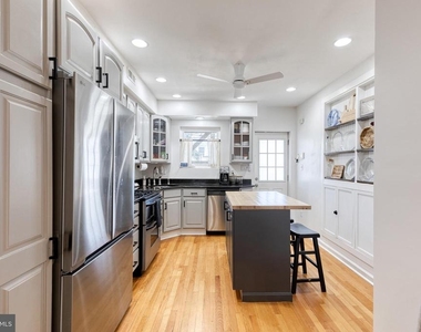 724 S Curley Street - Photo Thumbnail 5