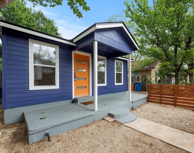 2208 Santa Rita St - Photo Thumbnail 1