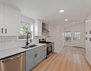 2208 Santa Rita St - Photo Thumbnail 8