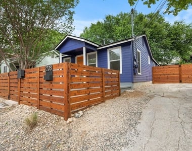 2208 Santa Rita St - Photo Thumbnail 2